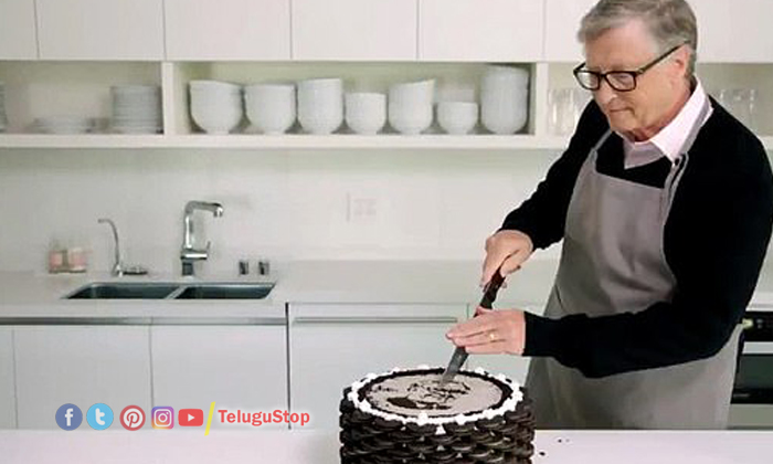  Bill Gates Makes Oreo Cake For Warren Buffet 90th Birthday, Warren Buffet, Bill-TeluguStop.com