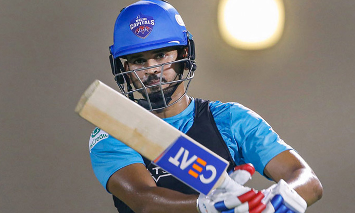  Delhi Capitals Captain Shreyas Iyer Fined 12lakh Rupees, Delhi Capitals Captain-TeluguStop.com