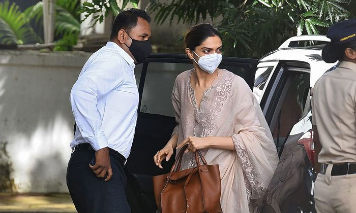  Deepika Padukone Broke Down Thrice During Questioning, Bollywood, Bollywood Drug-TeluguStop.com