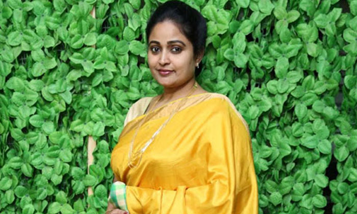  Drugs Culture Is There In Tollywood Says Divyavani, Tollywood, Drugs Culture, Ce-TeluguStop.com