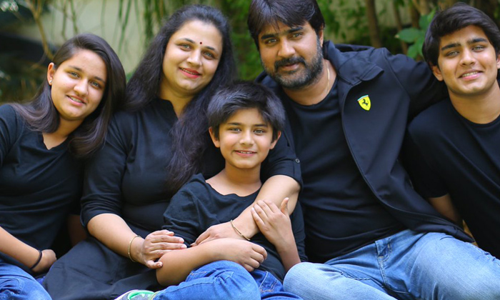  Srikanth Daughter Medha Photos Goes Viral In Social Media, Srikanth Daughter Med-TeluguStop.com