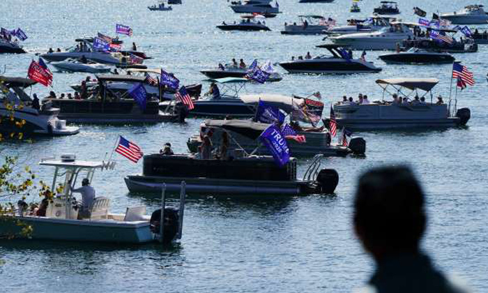  Several Boats Sink During 'trump Boat Parade' In Texas, Boats , Trump Campaign,-TeluguStop.com