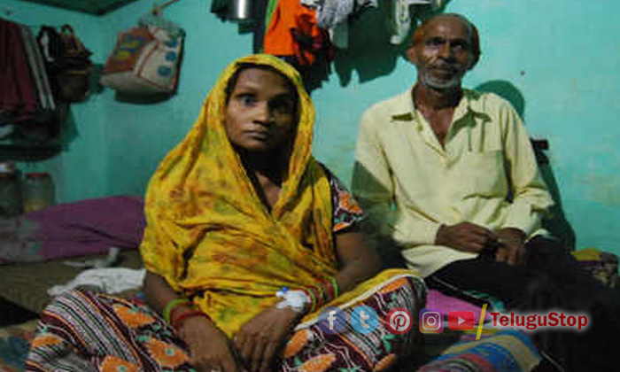  Unable To Pay Medical Bills Couple Sells New Born Baby To Hospital, Delhi, Hospi-TeluguStop.com
