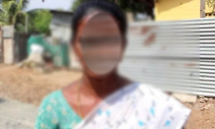  Woman Brutally Killed Her Brother For Extramarital Affair In Guntur, Woman Bruta-TeluguStop.com