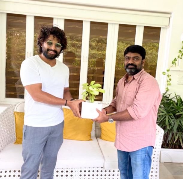  Allu Arjun Praises ‘palasa 1978’ Director-TeluguStop.com