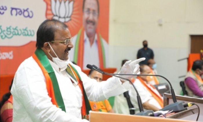  Ap Bjp Leaders Struggle On Somu Veeraraju Decisions  Ap, Bjp, Chandrababu Naidu,-TeluguStop.com