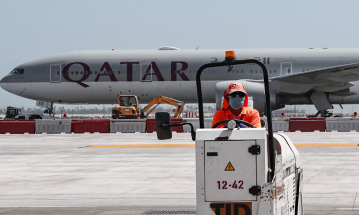  Australia Protests Strip Exam Of Women Passengers Qatar Airport,  Qatar Airport,-TeluguStop.com