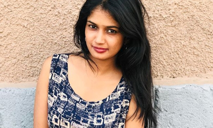  Bigg Boss4 Contestant Ariyana Glory Remuneration, One Week Remuneration,ariyana-TeluguStop.com