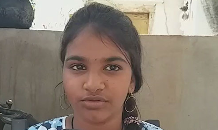  Blood From Eyes Of Kadapa Girl, Kadapa, Blood From Eyes,mystery, Pulivendula-TeluguStop.com