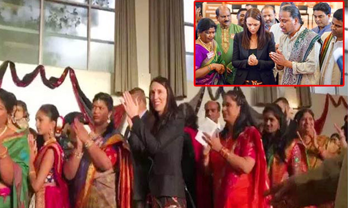  New Zealand Pm Jacinda Ardern  Participates In Bathukamma Celebrations,  Female-TeluguStop.com