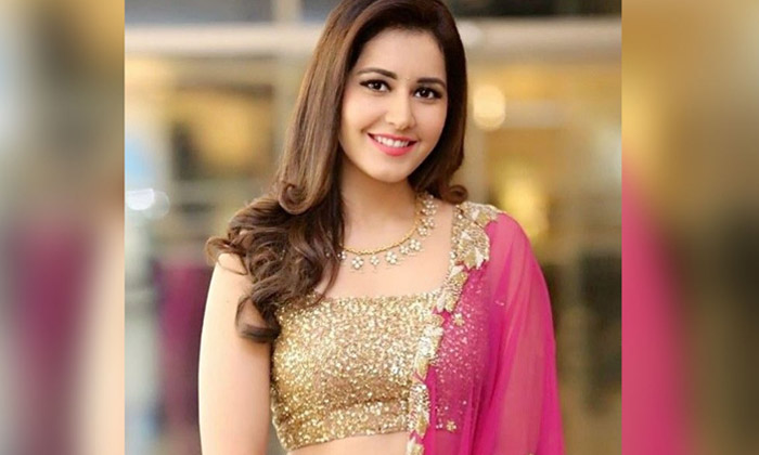  Rashi Khanna Mask Wearing Photos Viral In Social Media, rashi Khanna, mask Pho-TeluguStop.com