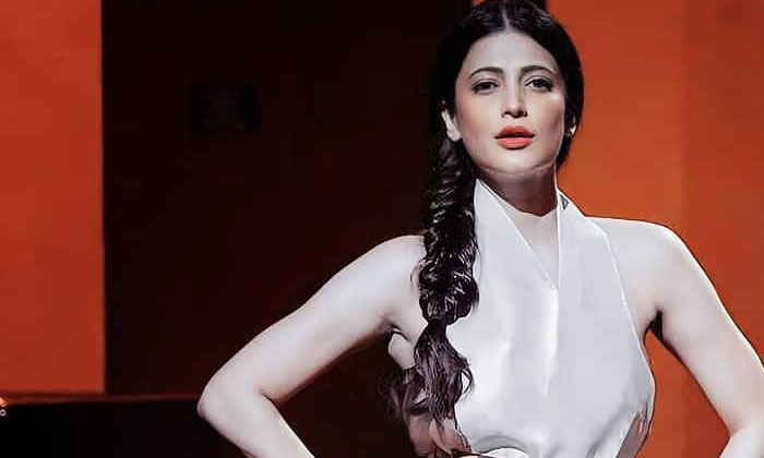  Shruti Haasan Clarifies Her Comments On South Film Industry, Tollywood, Telugu-TeluguStop.com