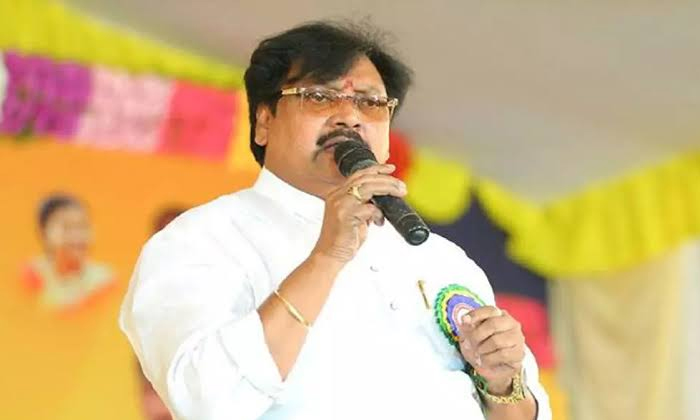  Varla Ramaiah Sensational Comments  Ap, Tdp, Varla Ramaiah, Jagan, Ap Governamen-TeluguStop.com