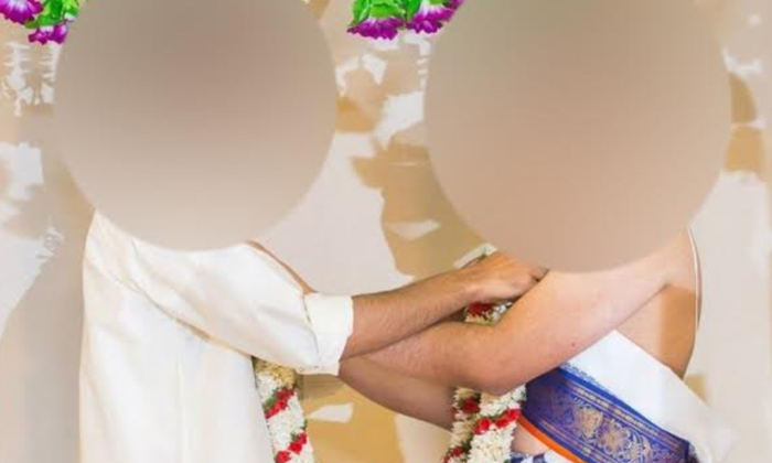  Indian Origin Gay Couple Approaches Delhi Hc, Seeks Recognition Of Marriage Unde-TeluguStop.com