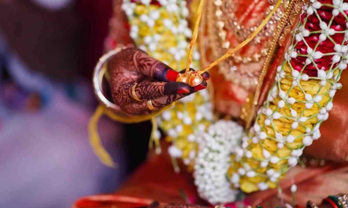  Mangalasutram, Marriage Trust, Problems In Relation, Hindu Believes, God Siva, G-TeluguStop.com