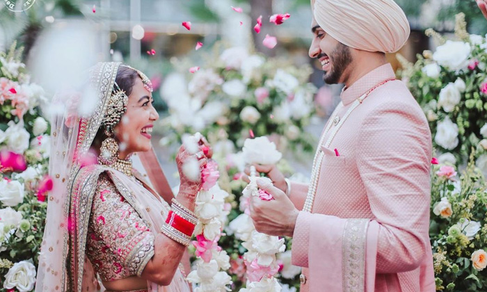 Pictures From Neha Kakkar And Rohanpreet Singh's Wedding Ceremonies-telugu Actress Photos Pictures From Neha Kakkar And  High Resolution Photo