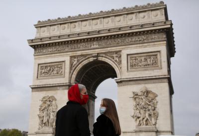  Rallies In France To Support Beheaded Teacher-TeluguStop.com