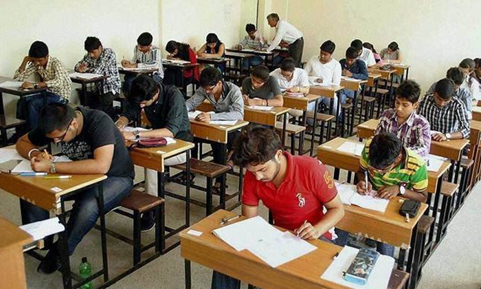  Telangana Government Postponed All Exams Exams, Cancel, Telangana, Sabitha Indr-TeluguStop.com