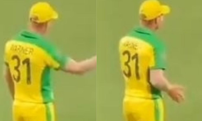  David Warner Performs Butta Bomma Dance On Field During Match, David Warner, Aus-TeluguStop.com