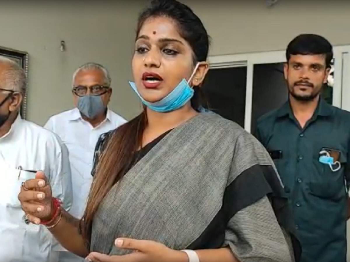  Dubbaka Results: Great Defeat For Big Boss Contestant-TeluguStop.com