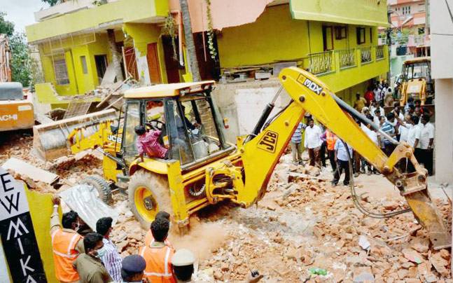 Illegal Constructions Will Be Demolished Without Notice: Ktr Illegal Constructions Will Be Demolished Without Notice: Ktr-TeluguStop.com