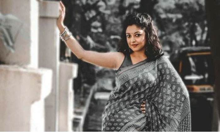  Tanushree Dutta Announces Bollywood Comeback, Tollywood, Bollywood, Casting Couc-TeluguStop.com