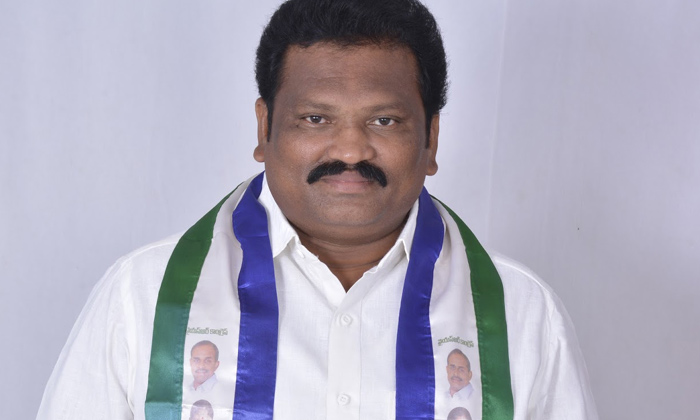  Ycp Mla Kondeti Chittibabu Controversial Comments On Ministers, Ycp Mla Kondeti-TeluguStop.com