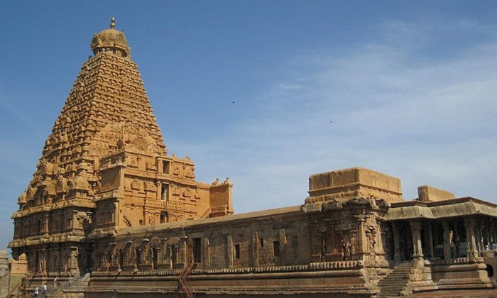  Astrologer,brihadeeswara Temple,tamilnadu,గుడి శిఖరం,secret Of-TeluguStop.com