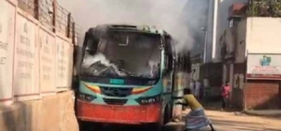  Bnp Workers Set 7 Public Buses On Fire In Dhaka-TeluguStop.com