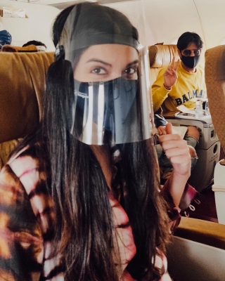  Diana Penty Posts Pics Of Flying In The Time Of Covid (lead)-TeluguStop.com