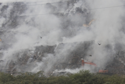  Firefighting At Gazipur Landfill On As Toxic Fumes Fill Air-TeluguStop.com