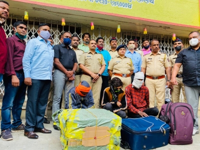  Maha Police Track Stolen Atm Cash Van, Nab 3 With Rs 4.22 Cr-TeluguStop.com