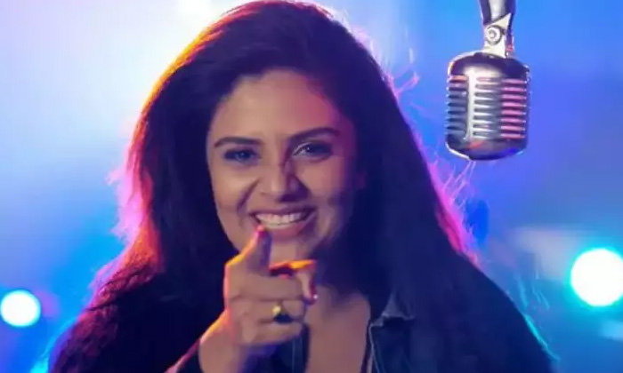  Sreemukhi Sings In Sa Re Ga Ma Pa The Next Singing Icon,sreemukhi,pradeep,sariga-TeluguStop.com