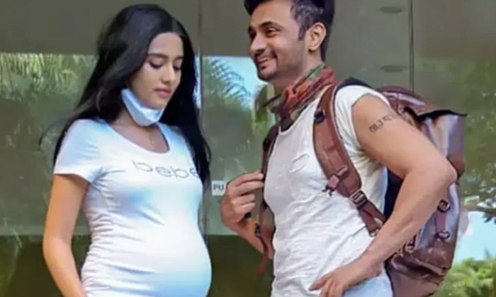 Telugu Pregnant Celebs, Amrita Rao, Anita, Anushka Sharma, Hardik Pandya, Pregna