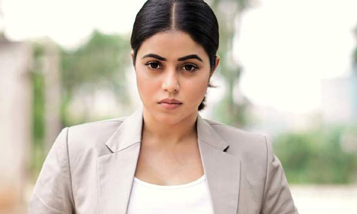  Actress Poorna Trashes Rumors On Love Affair With Camera Man,camera Man Bharani,-TeluguStop.com