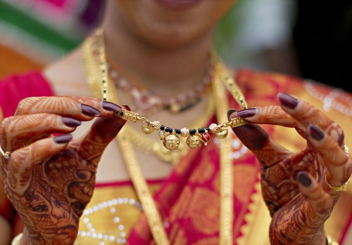  Do You Know Why Married Women Wear Black Beads, Black Beads,married Women,reduci-TeluguStop.com