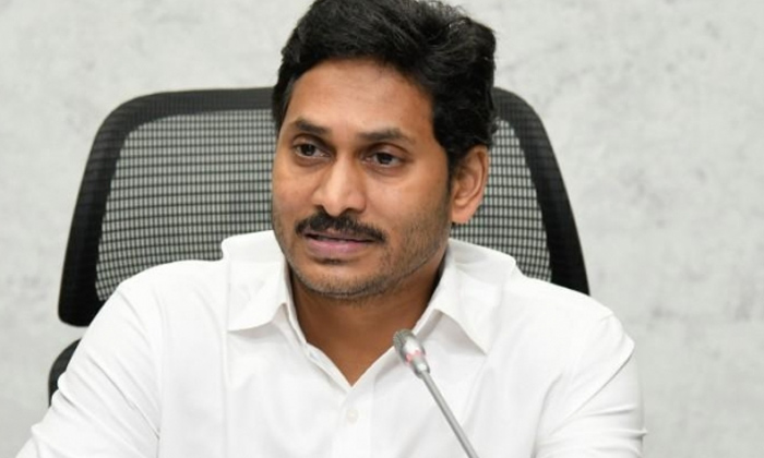  Why Jagan Becoming Silent When Someone Abused His Father Also,ap,political News,-TeluguStop.com