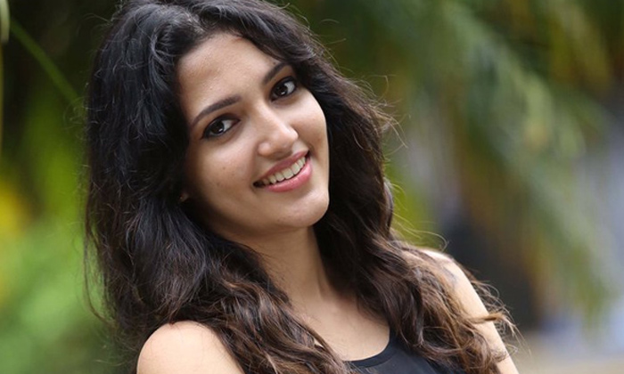  Mehbooba Actress To Romance Akhil In ‘most Eligible Bachelor’-TeluguStop.com