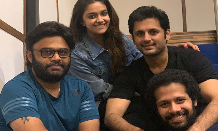  Keerthy Suresh Hits ‘rang De’ Director Venky Atluri-TeluguStop.com