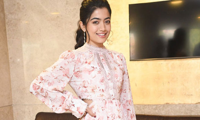  Rashmika  Signs Her Second Bollywood Film-TeluguStop.com