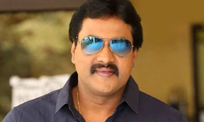  Sunil To Make His Debut Has Director In Marati Movie-TeluguStop.com