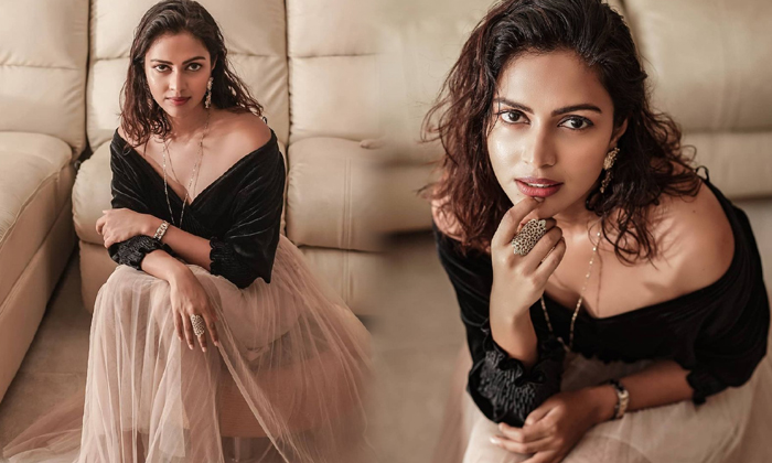 Tollywood Glamorous Actress Amala Paul Captivating Clicks-telugu Actress Photos Tollywood Glamorous Actress Amala Paul C High Resolution Photo