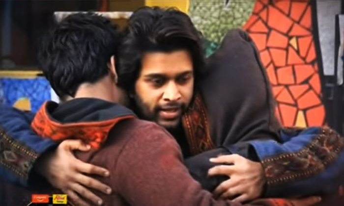  Abhijith Again Proved His Humanity In Task , Abhijith , Akhil, Akhil Bb4, Bb4, T-TeluguStop.com