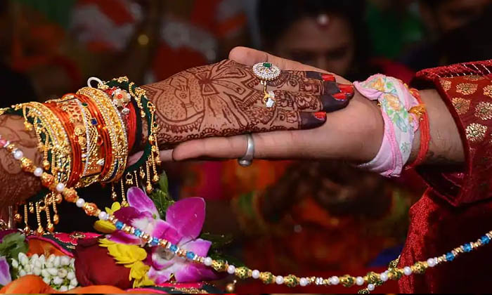  Groom Escape From Wedding Venue For Dowry Matters In Uttar Pradesh, Uttar Prades-TeluguStop.com