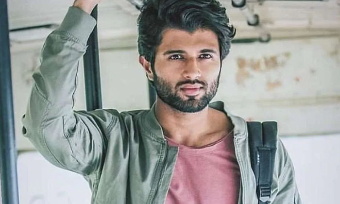  Vijay Devarakonda Fans Worry About Fighter Movie Update , Arjun Sarja, Fighter M-TeluguStop.com