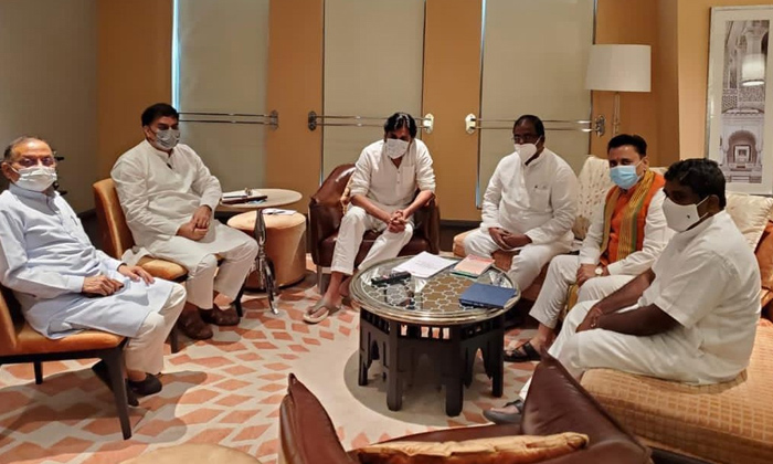  Pawan Kalyan Conduct The Meeting With Bjp Leaders, Narendra Modi, Eluru Insident-TeluguStop.com