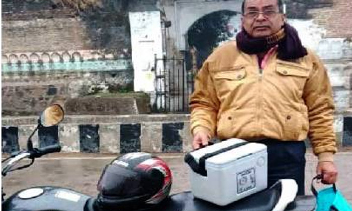  Madhya Pradesh Vet Goes 350 Km On Bike With Crow Samples, Madhya Pradesh Vet ,35-TeluguStop.com