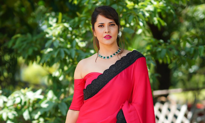  Anchor Anasuya Develops Covid-19 Symptoms-TeluguStop.com