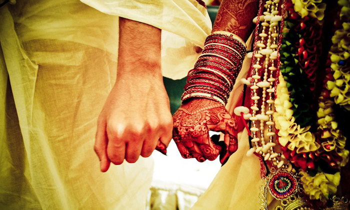  Groom Emotional On Post Lockdown Wedding, Groom ,marriage, Nri ,hyderabadi, Emot-TeluguStop.com