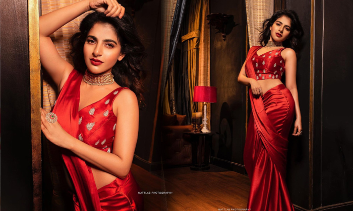 Kollywood Actress Iswarya Menon Sizzling Images-telugu Actress Photos Kollywood Actress Iswarya Menon Sizzling Images -  High Resolution Photo